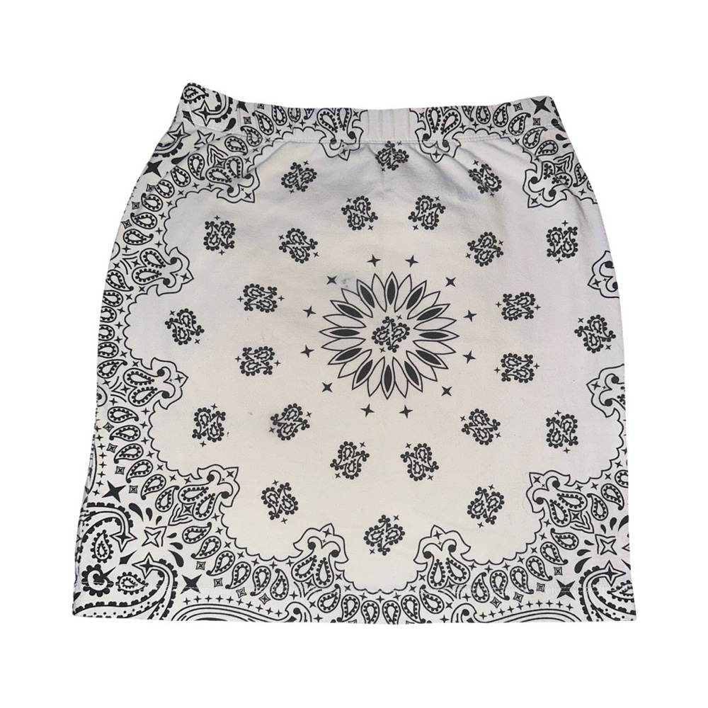 Forever 21 White and Black Paisley Bandana Mini Skirt